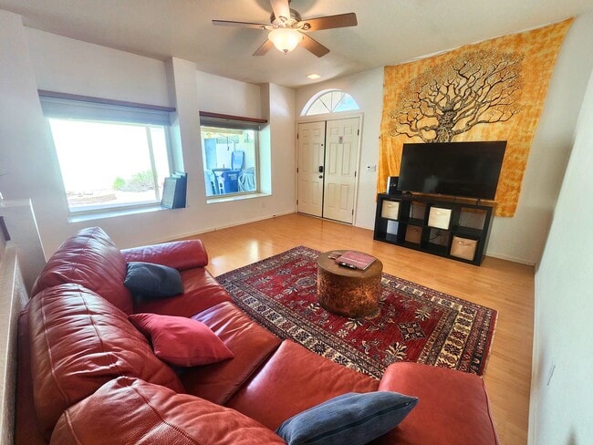 Building Photo - 3343 N Glen Creek Dr