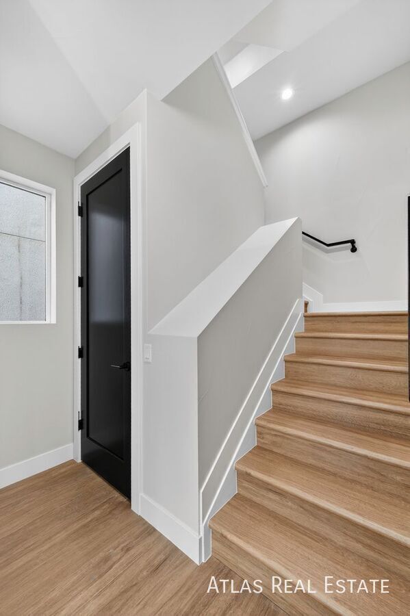 Building Photo - 830 Cherry St