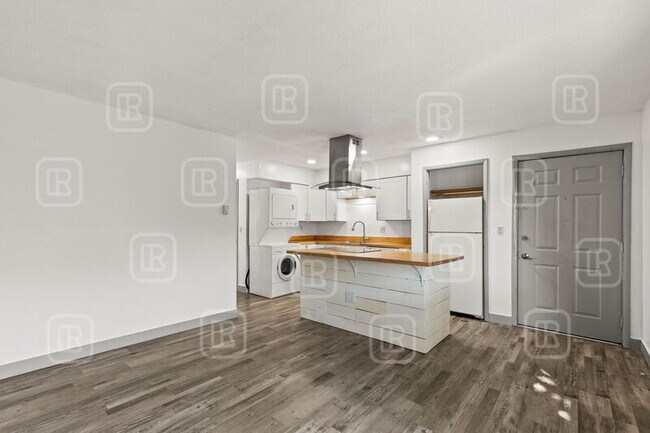 Building Photo - 1513 W Mission Ave