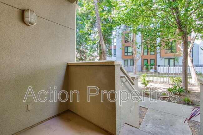 Building Photo - 2255 Showers Dr