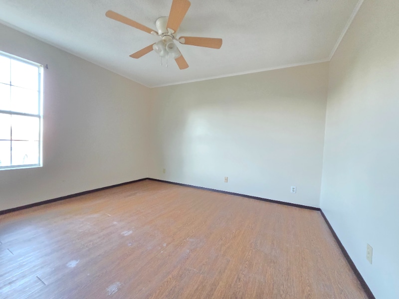 Building Photo - 623 N Converse St