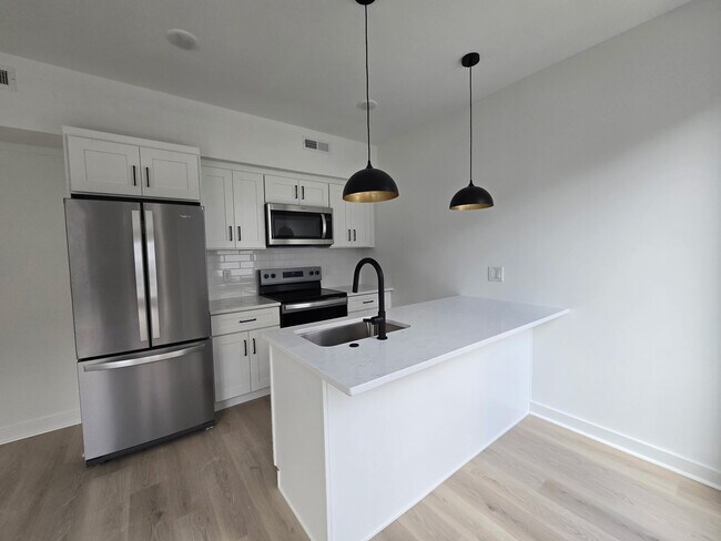 Building Photo - Onyx Ridge 1