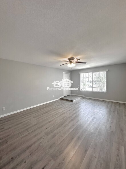 Building Photo - 3014 W Hearn Rd