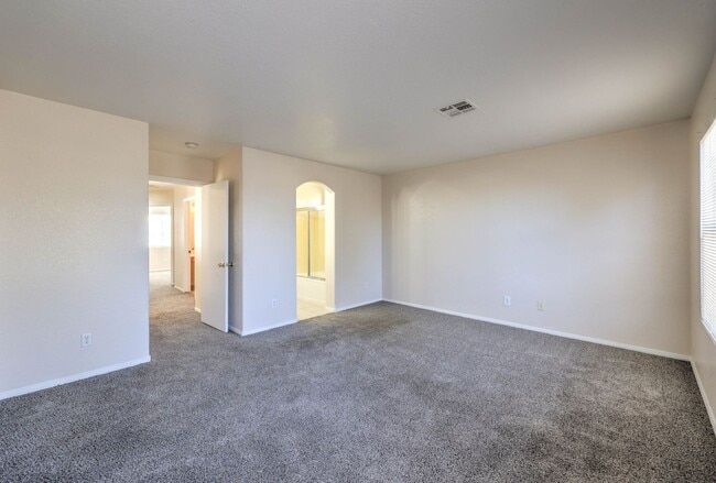 Building Photo - Beautiful 2 story home in Peccole Ranch.