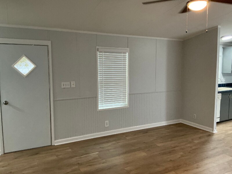 Building Photo - 1081 Clara Ln