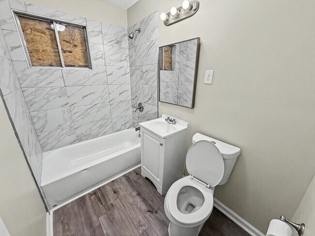 Building Photo - 4551 Sunny View Dr