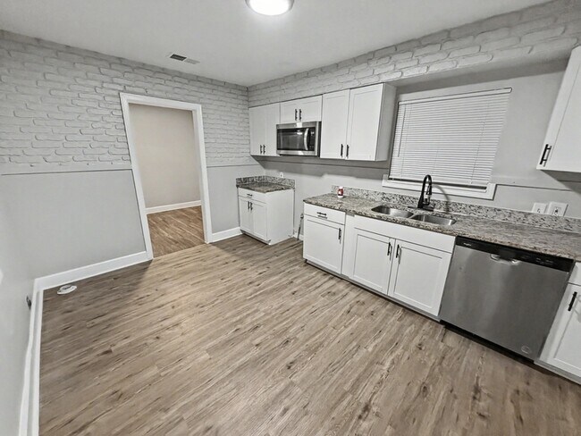 Building Photo - 1473 Oberle Ave
