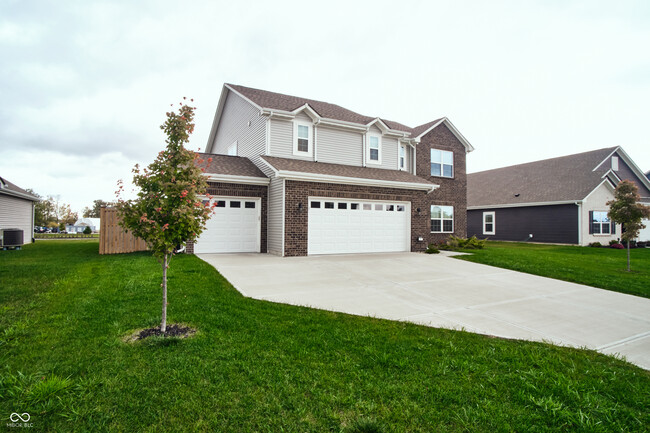 Building Photo - 681 N Crystal Dr
