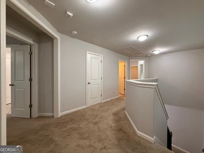 Building Photo - 5115 Breezewood Cir