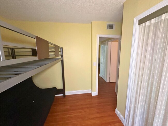 Building Photo - 2171 NE 66th St