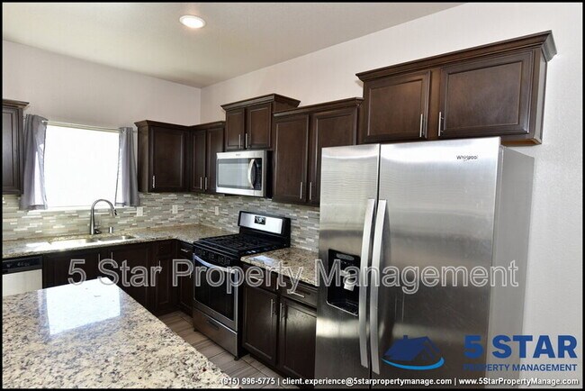Building Photo - 4825 Mark Avizo