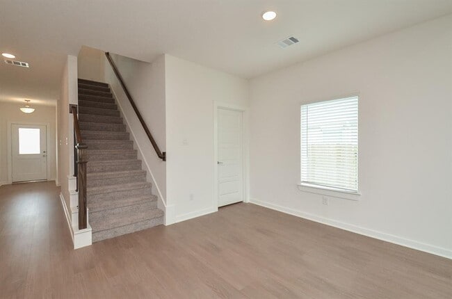 Building Photo - 1607 Blue Cypress Dr