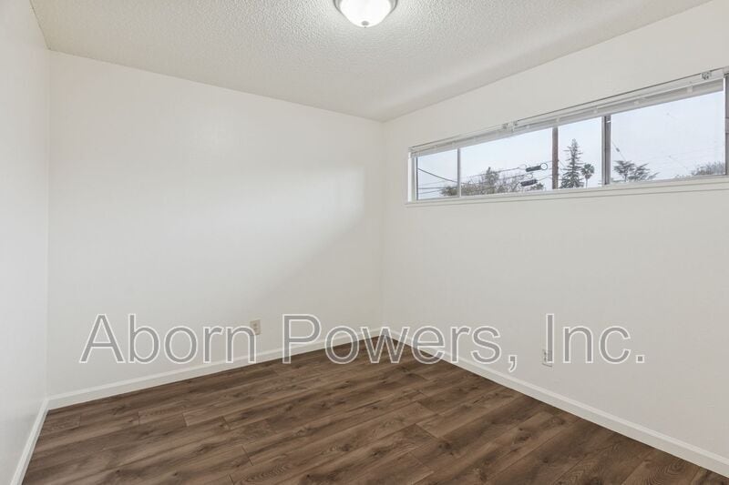Building Photo - 1215 Williams Way