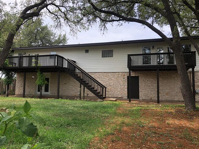 Building Photo - 809 Malabar St