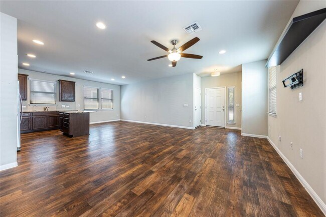 Building Photo - 368 Wapiti Rd