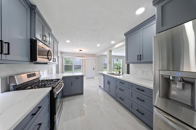Building Photo - 8311 Sierra Hill Ct