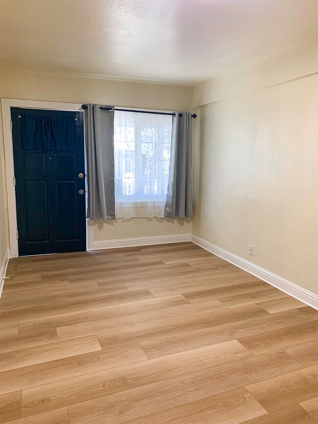 Building Photo - 708 Calvados Ave