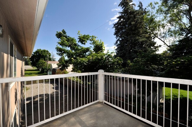 Building Photo - Hayden Apt. Available 2 bed 1 bath (upstairs)