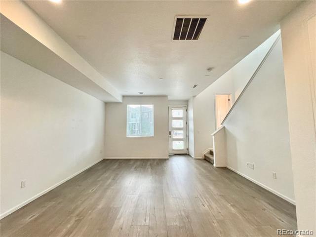 Building Photo - 571 S Pitkin Ct