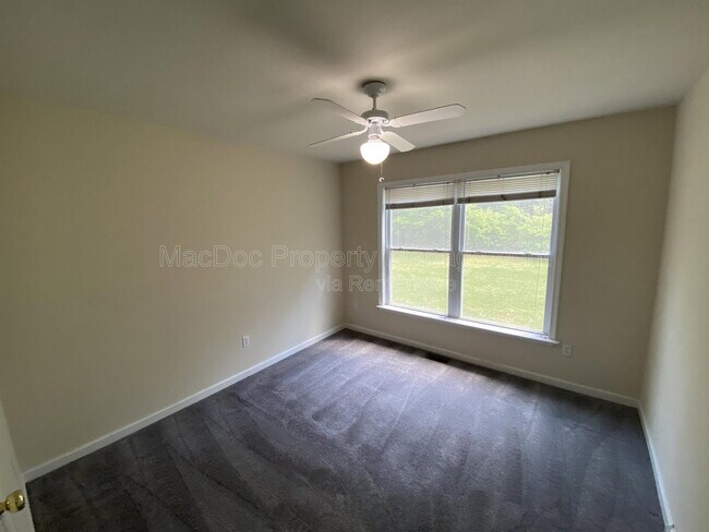 Building Photo - 10207 Battlefield Dr