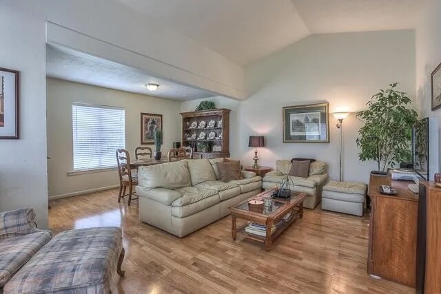 Building Photo - 810 Bellevue Rd