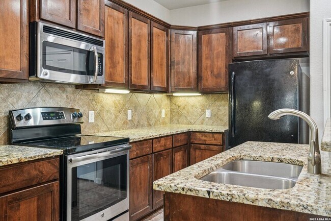 Building Photo - 6413 Von Rosk