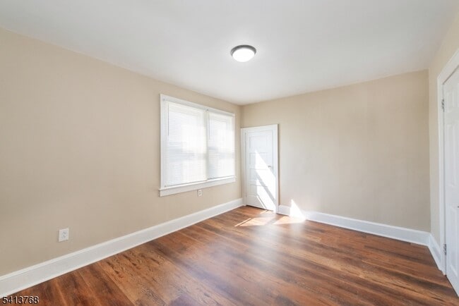 Building Photo - 116 Eagle St