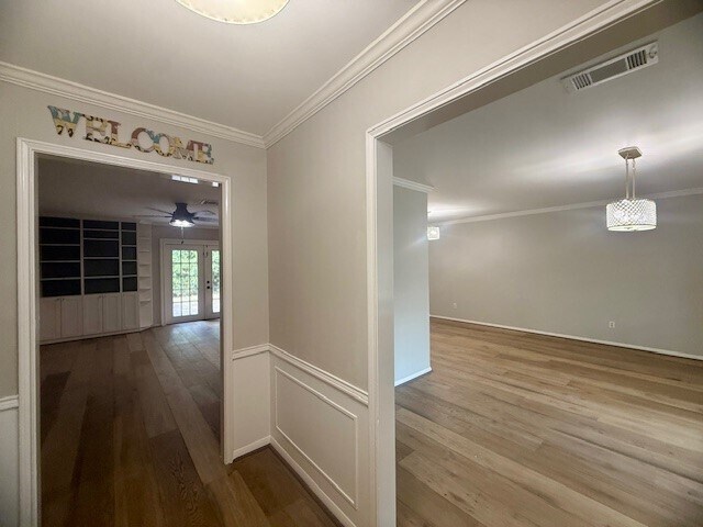 Building Photo - 5019 Oak Forest Dr