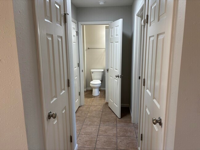 Building Photo - 4012 Snowy Owl Dr