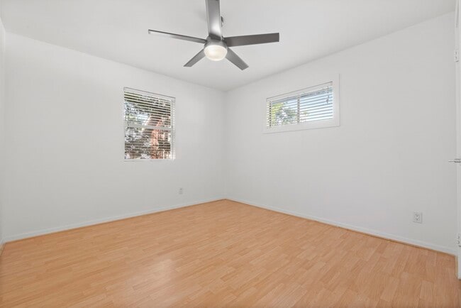 Building Photo - 217 E 12th St