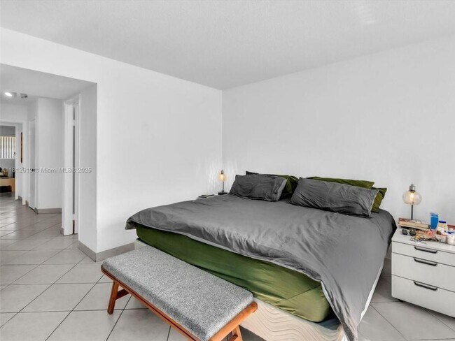 Building Photo - 2 bedroom in North Miami FL 33179