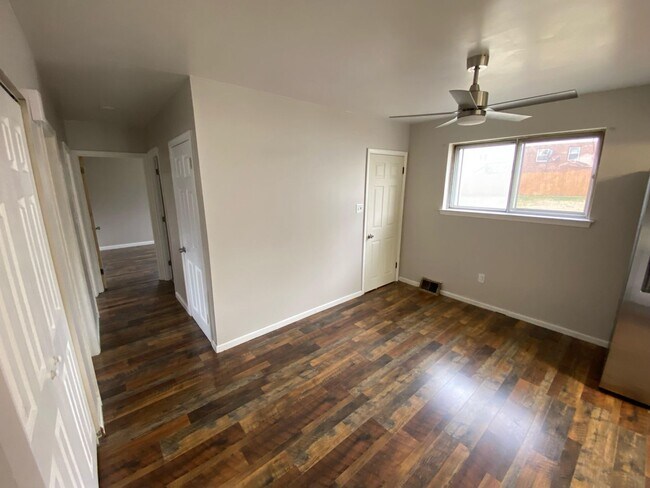 Building Photo - Renovated 3 Bed Single Family Ranch Home o...