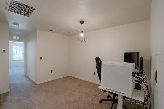 Building Photo - 9136 Hillcroft Dr