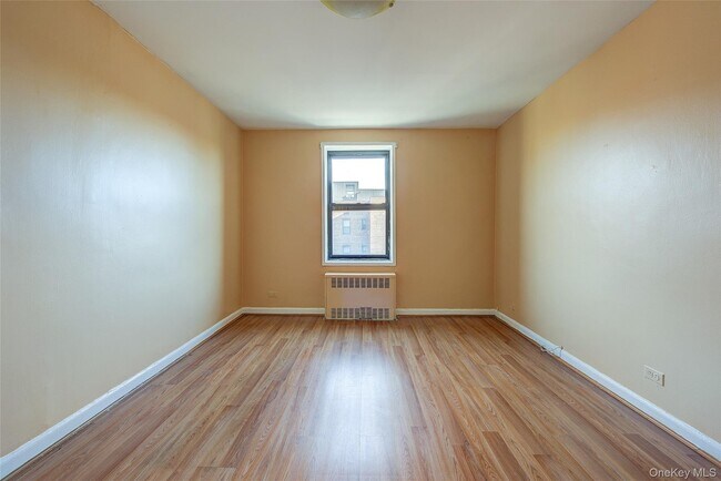 Building Photo - 87-10 34th Ave