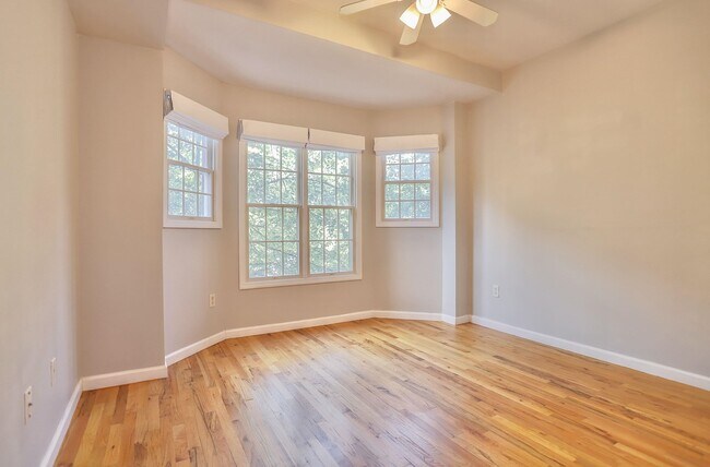 Building Photo - 205-207 Madison St