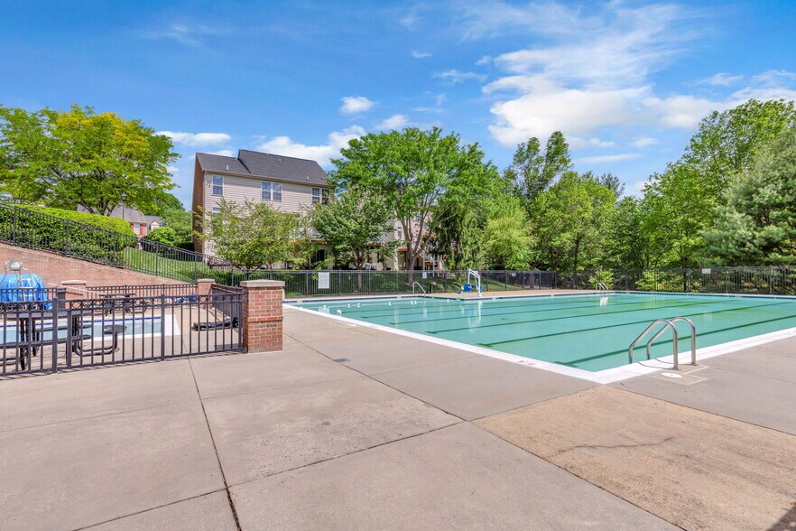 Building Photo - 333 Swanton Ln