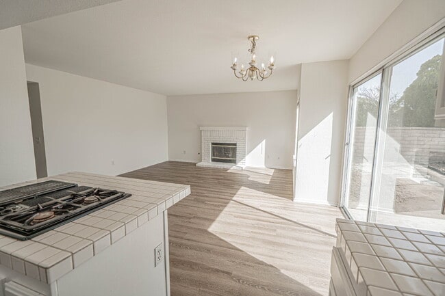 Building Photo - Charming Castaic Home