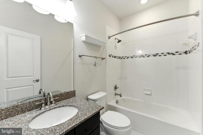 Building Photo - 1111 Trenton Pl SE