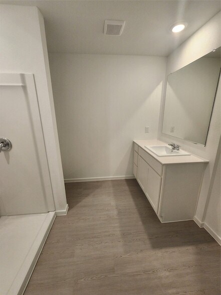 Building Photo - 15013 Bushwacker Wy