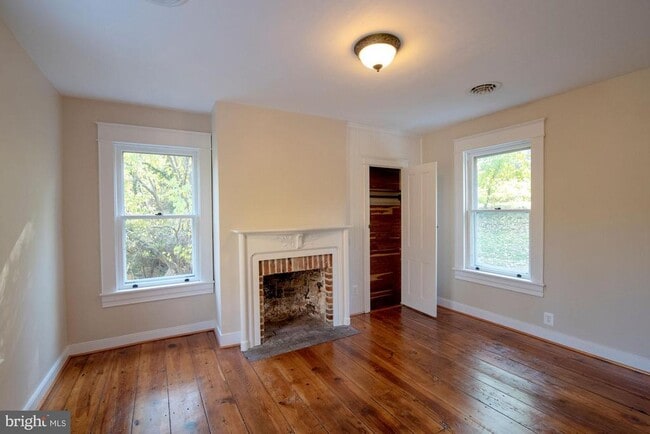 Building Photo - 401 Henry Clay St