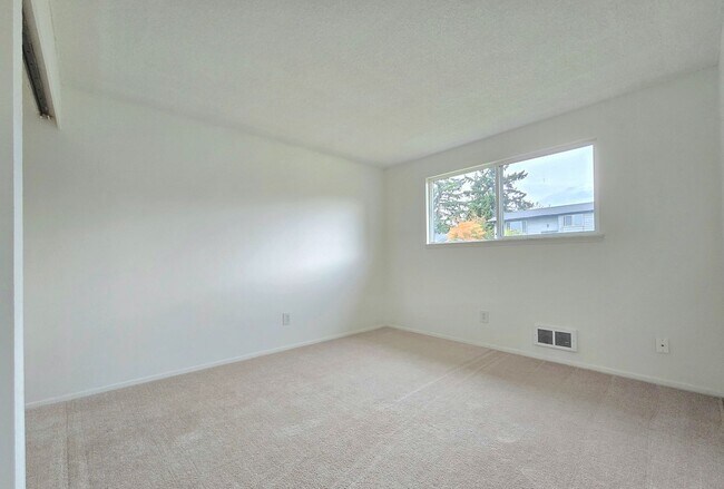 Building Photo - 3 Bedroom Home in Marysville Available Now!