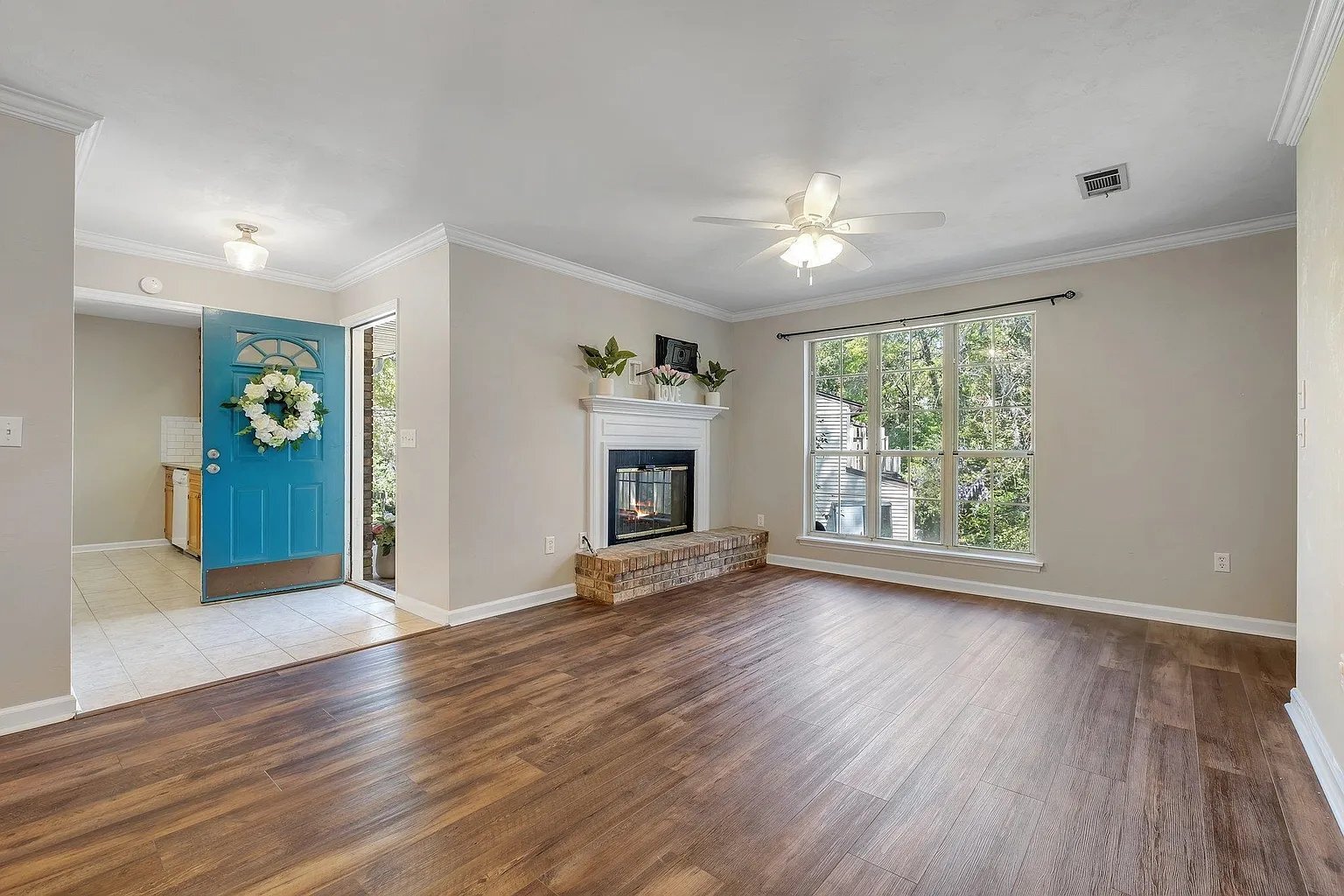 Building Photo - 550 Teal Ln