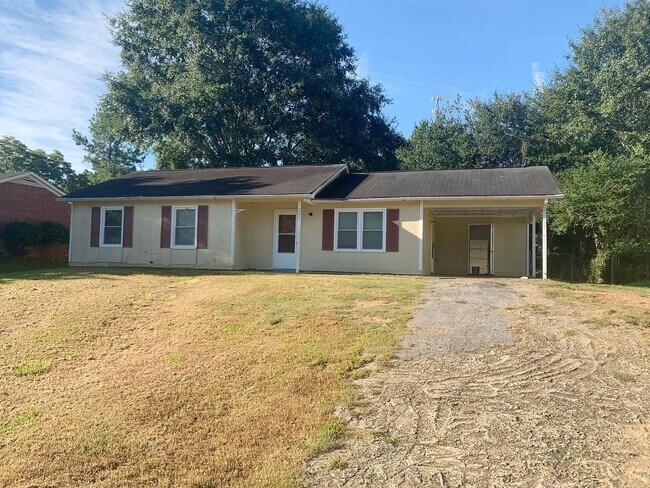 Primary Photo - UPDATED 3 bedroom