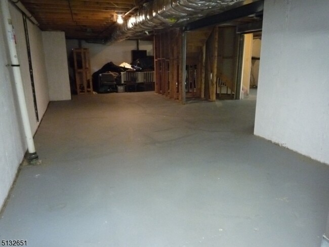 Building Photo - 9 Harrogate Cir