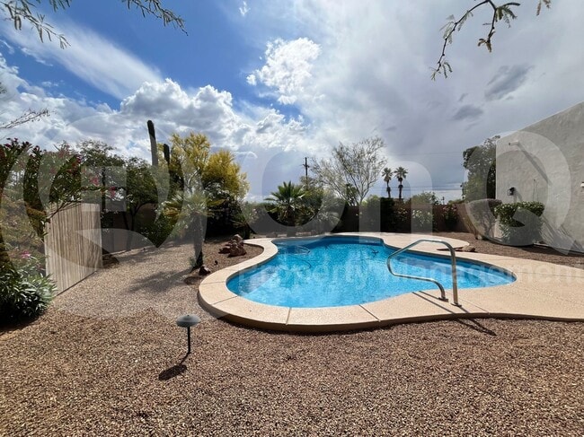 Building Photo - 9202 N Camino del Fierro