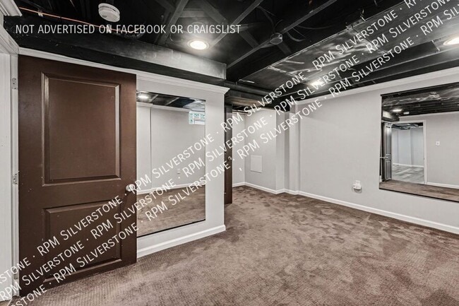 Building Photo - 1403 N Altadena Ave