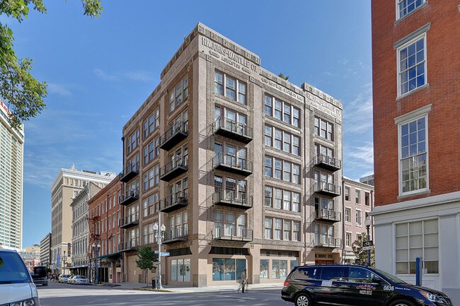 Primary Photo - 441 Gravier St