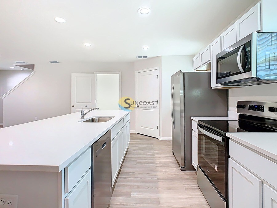 Building Photo - 3821 SW 43rd Ct