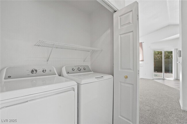 Building Photo - 8473 Birthstone Ave