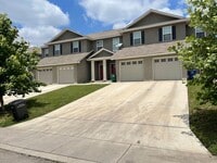 Building Photo - Townhome for rent